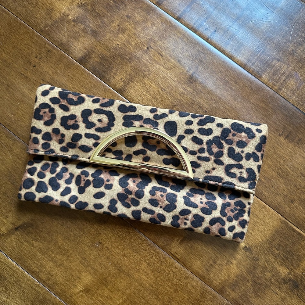 Leopard Clutch